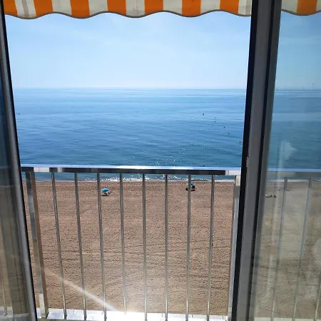 Beach Palace Apartamento Primera Linea De Mar Apartment Platja d'Aro